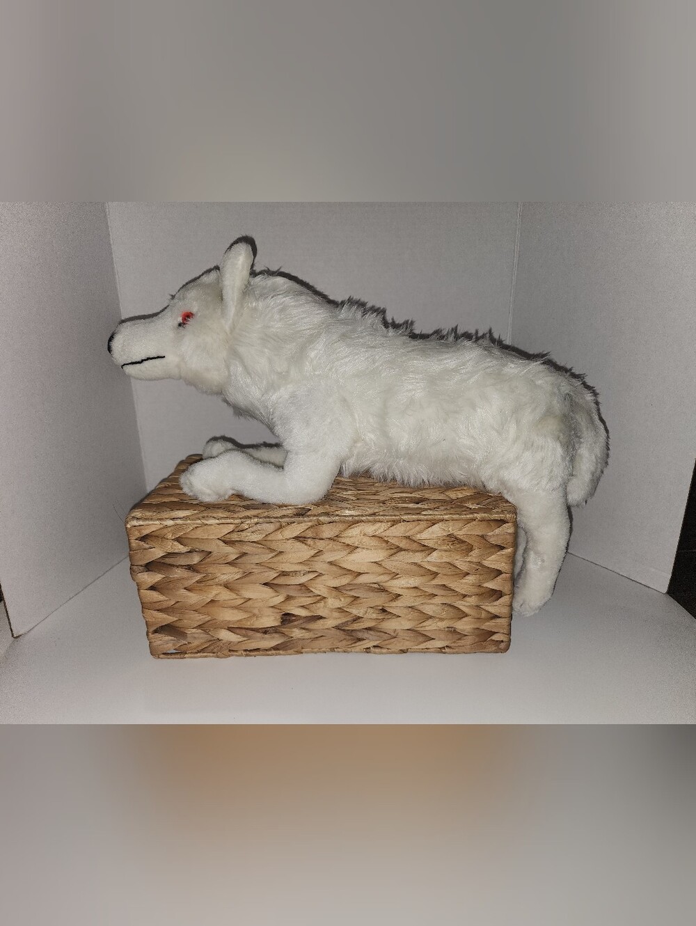 Official licensed large-scale HBO Game of Thrones "Ghost" the Direwolf character